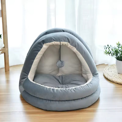Luxurious Nesting Cave