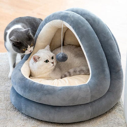 Luxurious Nesting Cave